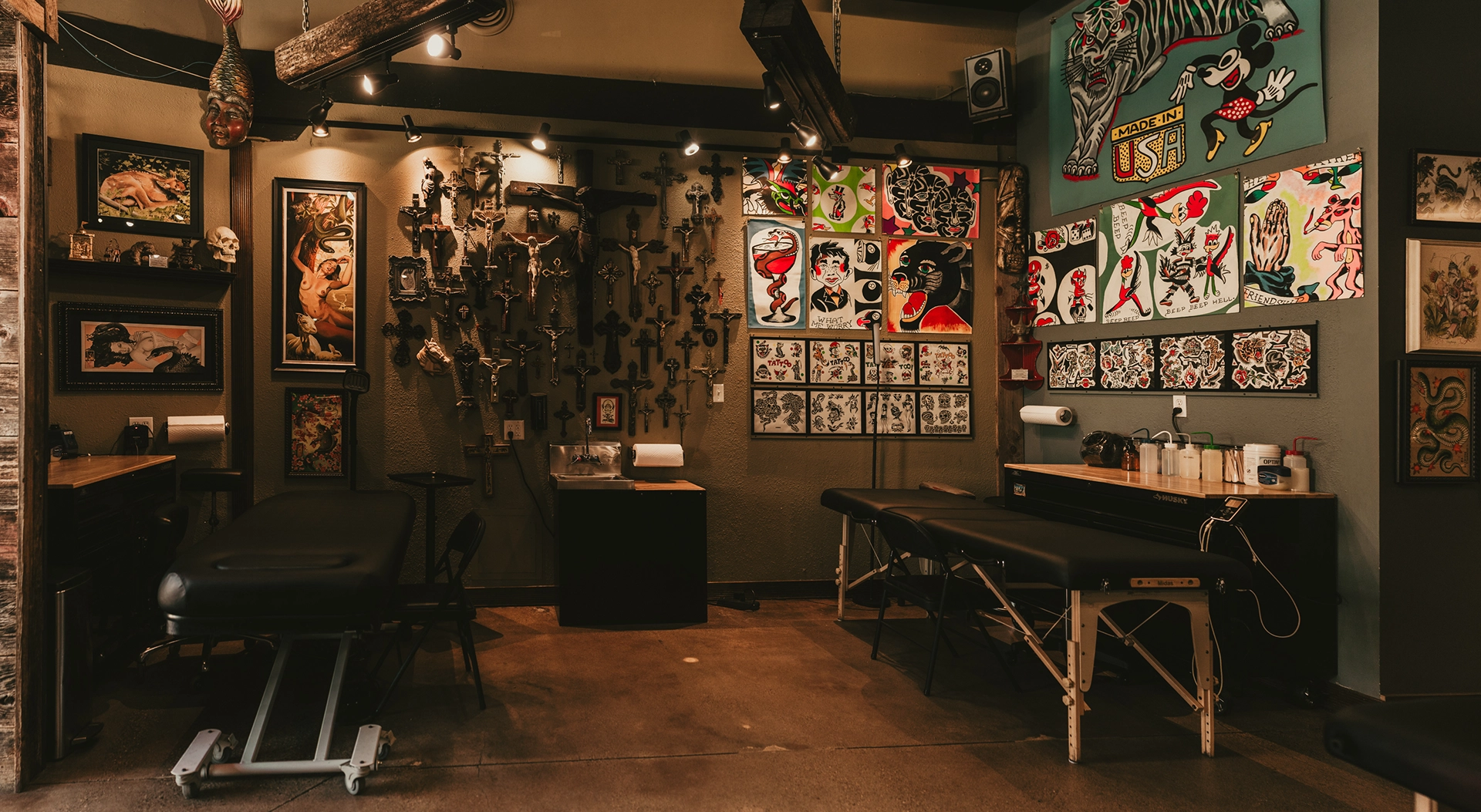 Leviticus_Tattoo_&_Piercing_Jewelry_Tattoo_Bay_1